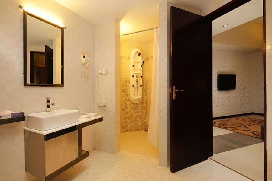 Hotel The Cox Today - Image 8